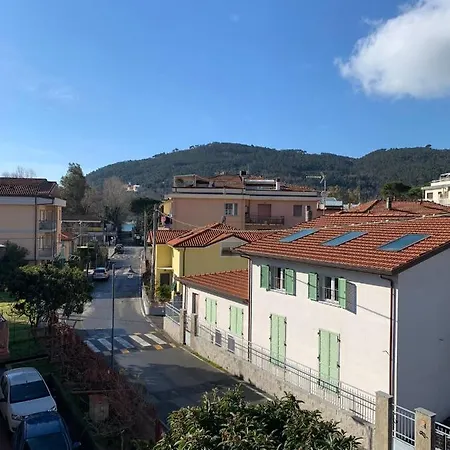 8 Apartment