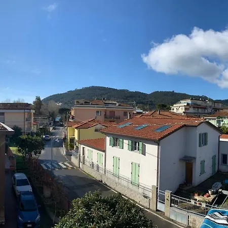8 Apartment Ameglia